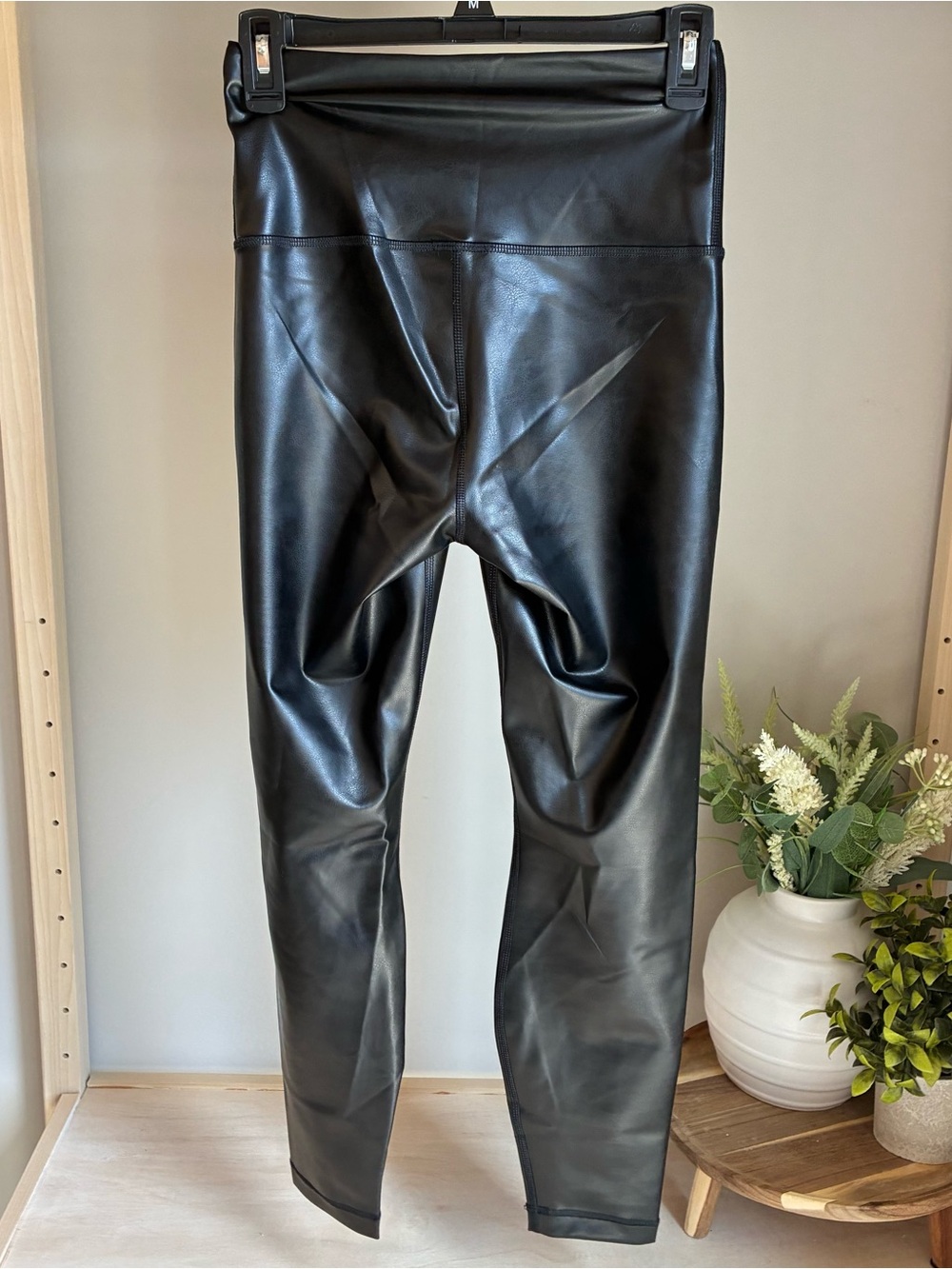 90 Degree by Reflex Disco Fever
Liquid Faux Leather High Waist Ankle
Leggings S - Picture 2 of 7